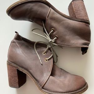 Ibiza by Jeffrey Campbell Grey bootie size 10